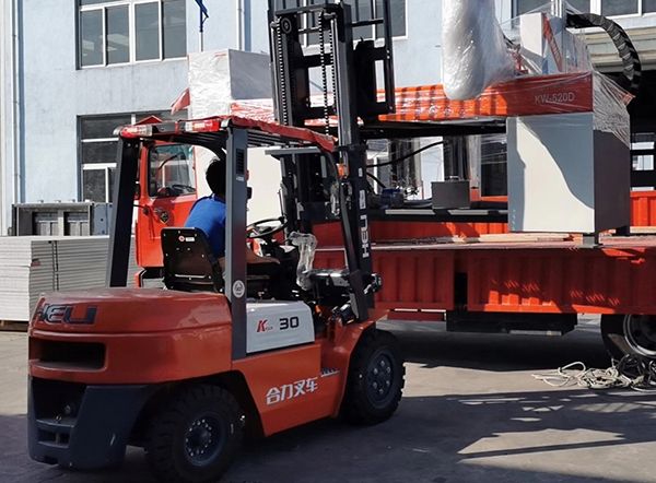 KW- 520聚氨酯全自動點膠機(jī)