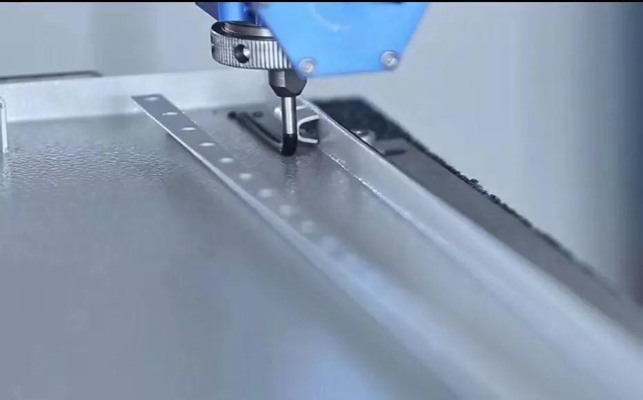 全自動(dòng)點(diǎn)膠機(jī)廠家