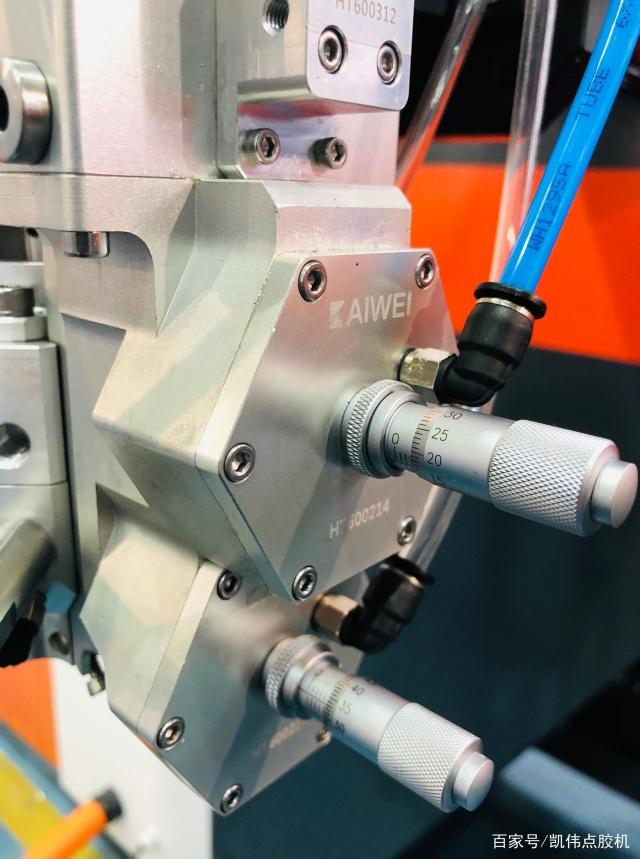 點(diǎn)膠機(jī)